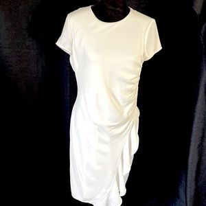 Very Nice St. John Dress in light Cream Size 6